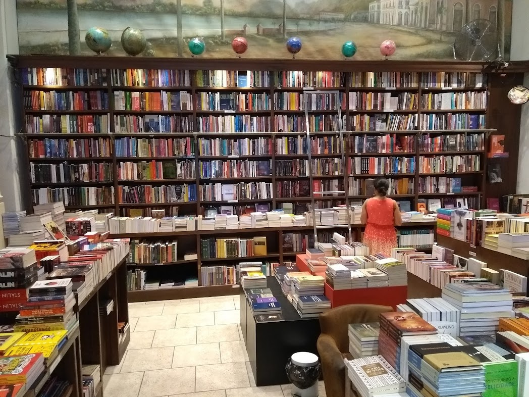 mari_vendo_livros